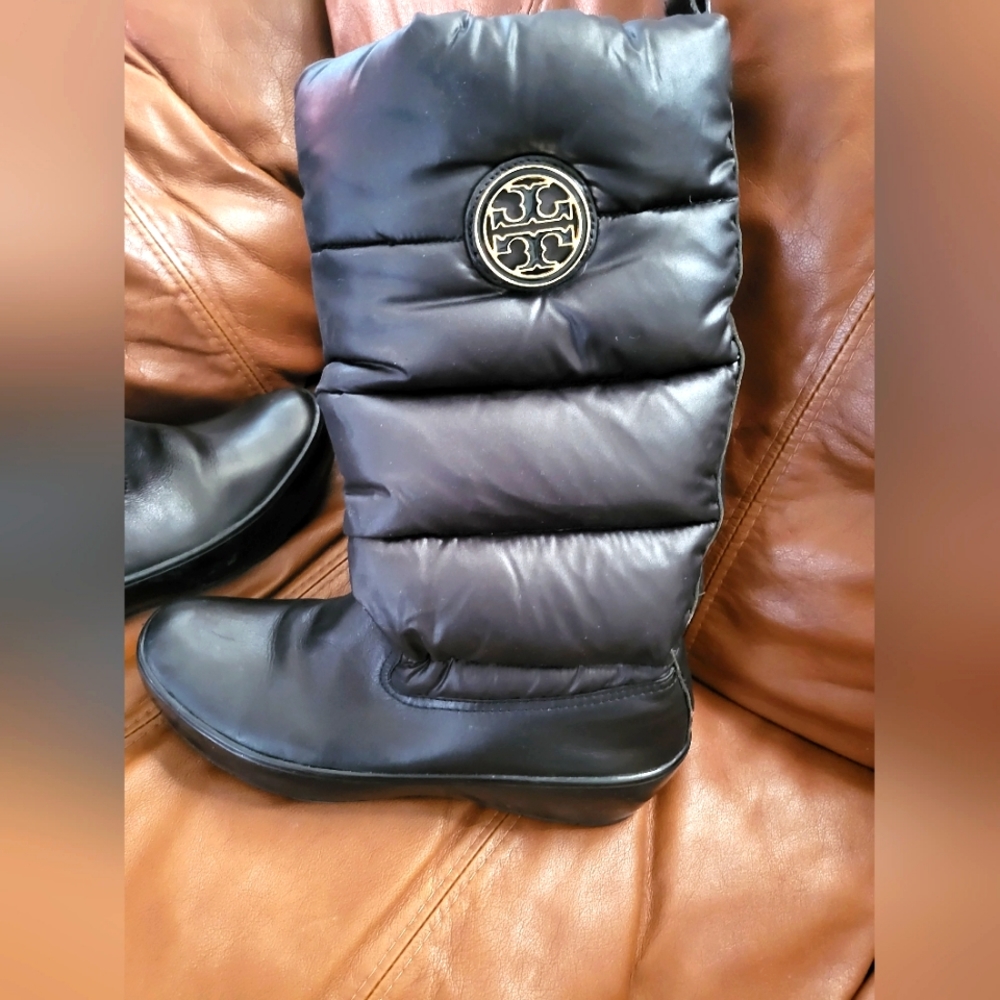 Tory Burch puffy quilted snow boots